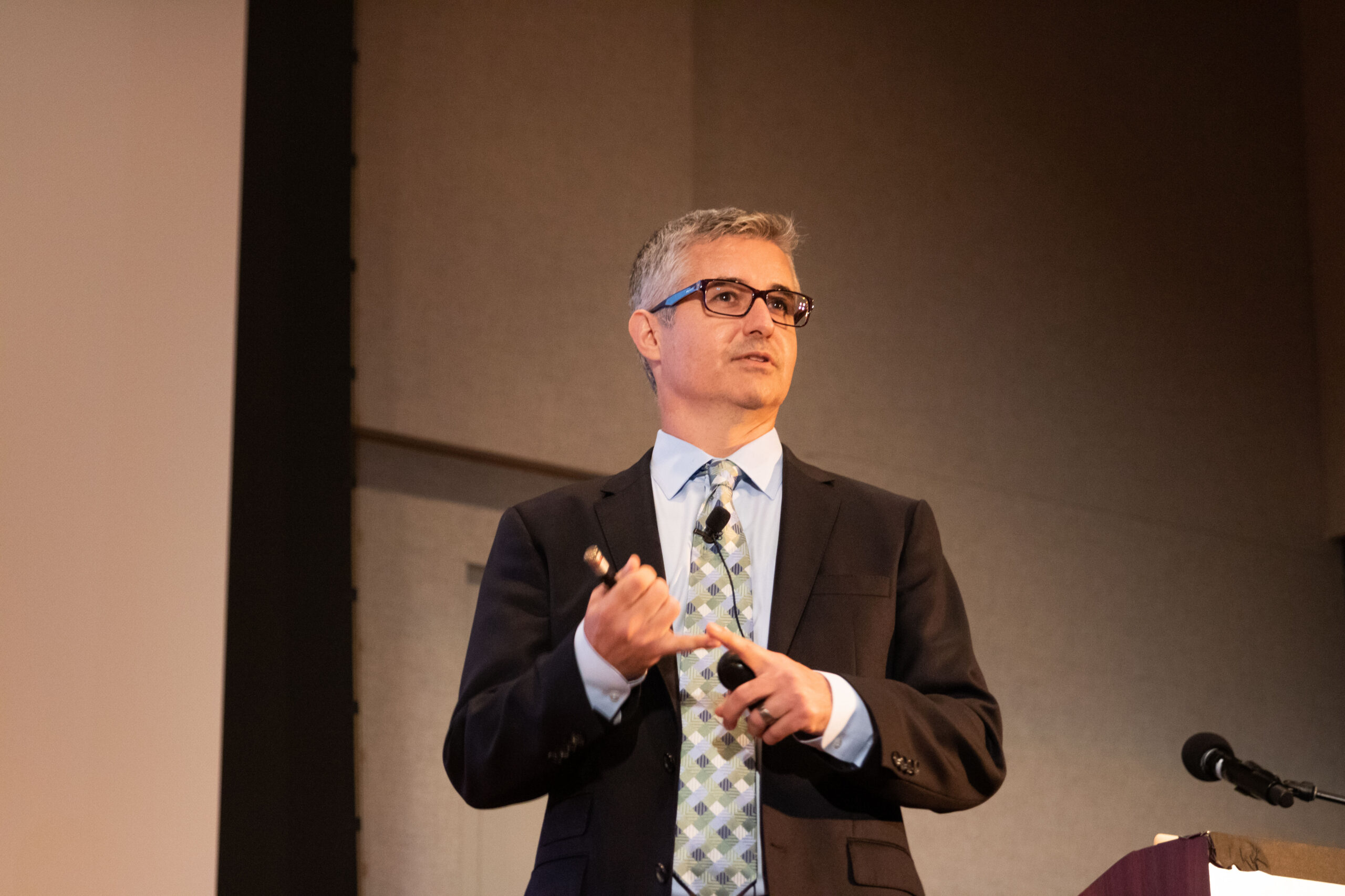 Photograph of Marcelo Wood, PhD. giving a lecture