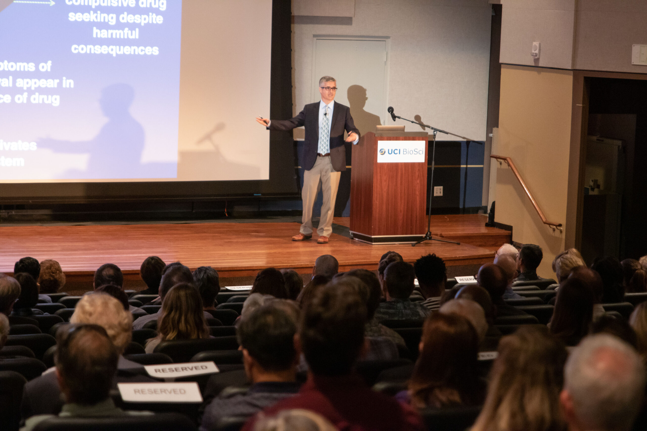 Photograph of Marcelo Wood, PhD. giving a lecture